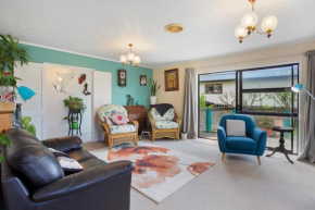 Turqouise Serenity - Waihi Beach Holiday Home